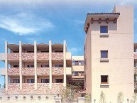 ラビアンローズ上野芝の施設外観