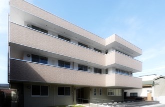ポポラーレの施設外観