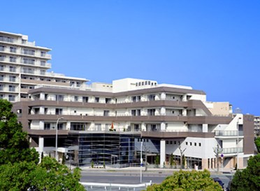 サービス付き高齢者向け住宅ルルポ泉ヶ丘の施設外観